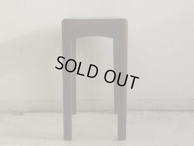 画像5: アンティーク 深い木味の四角いスツール 