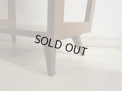 画像12: ヴィンテージ 明るい木味の台形サイドテーブル