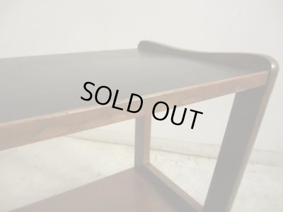 画像7: ヴィンテージ 明るい木味の台形サイドテーブル