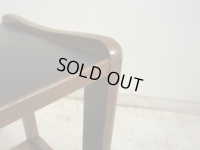 画像10: ヴィンテージ 明るい木味の台形サイドテーブル