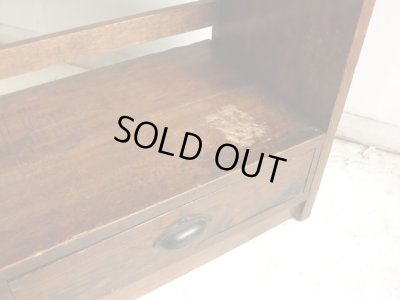 画像9: アンティーク 楢無垢材の重厚なクサビ本棚