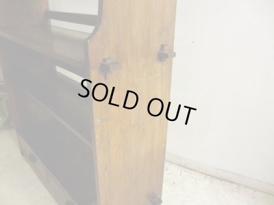 画像8: アンティーク 楢無垢材の重厚なクサビ本棚