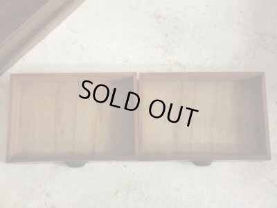 画像12: アンティーク 楢無垢材の重厚なクサビ本棚