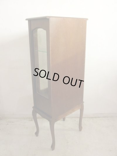 画像3: クラシックな猫脚のガラスキャビネット 3面ガラスショーケース