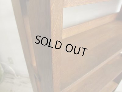 画像15: 明るい木味 古い楢無垢材本棚 ブックシェルフ