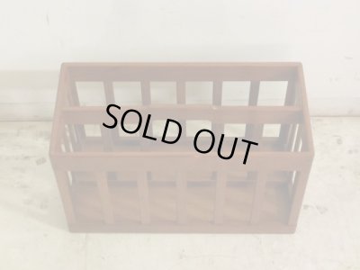 画像2: 北欧デザイン チーク材 格子の壁掛けマガジンラック