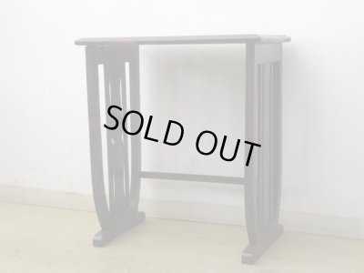 画像2: アンティーク 古い洋館 桜材のサイドテーブル