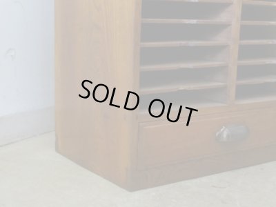 画像9: アンティーク 引出し付 木製書類棚 カルテケース