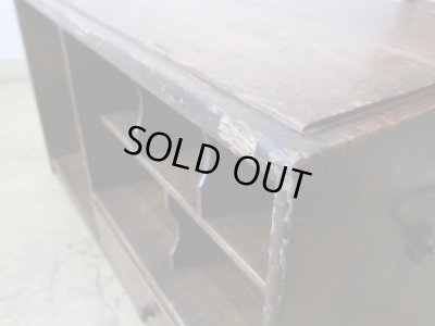 画像9: アンティーク ナラ無垢材 引出し付の飾り棚 収納棚