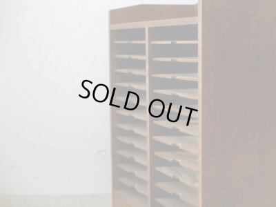 画像2: アンティーク 引出し付 木製書類棚 カルテケース