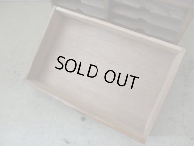 画像13: アンティーク 引出し付 木製書類棚 カルテケース