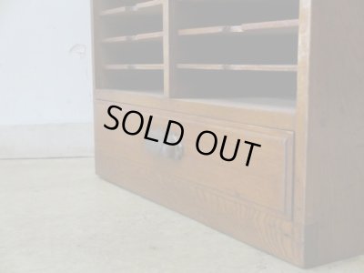 画像11: アンティーク 引出し付 木製書類棚 カルテケース