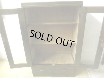 画像6: アンティーク 桜材 深い木味のガラス本箱 収納棚