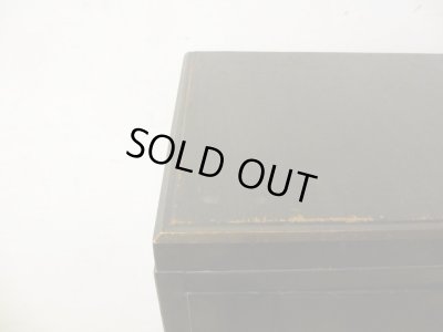 画像9: アンティーク 桜材 深い木味のガラス本箱 収納棚