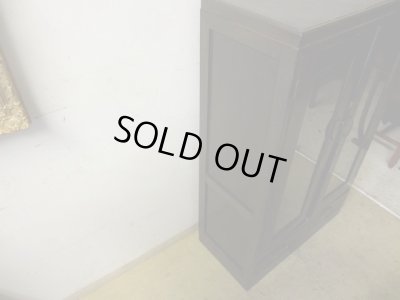 画像7: アンティーク 桜材 深い木味のガラス本箱 収納棚