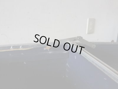 画像14: アンティーク 大型アルミトランク (1)