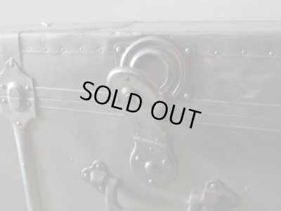 画像9: アンティーク 大型アルミトランク (1)