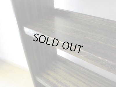 画像11: アンティーク シックな色味のラワン無垢材本棚 