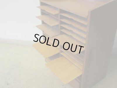 画像7: アンティーク 引出し付 木製書類棚 カルテケース