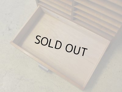 画像11: アンティーク 引出し付 木製書類棚 カルテケース