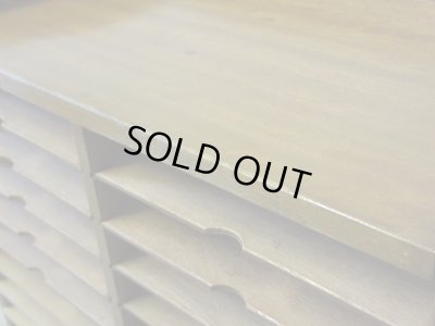 画像9: アンティーク 引出し付 木製書類棚 カルテケース