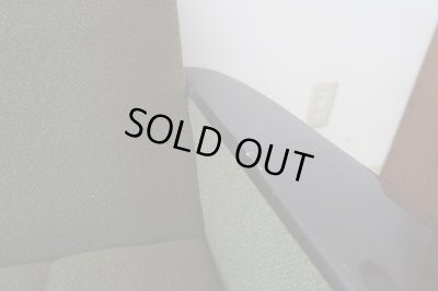 画像9: ヴィンテージ グリーンの三人掛けソファ 3P