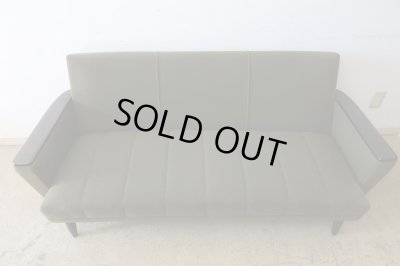 画像2: ヴィンテージ グリーンの三人掛けソファ 3P