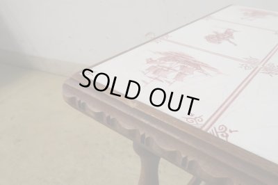 画像8: イギリスヴィンテージ タイル風トップのローテーブル