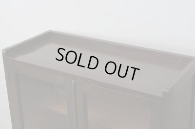 画像6: アンティーク 深い木味のガラス棚 本箱