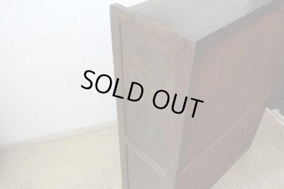 画像10: アンティーク 深い木味のガラス棚 本箱