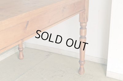 画像8: アンティーク パイン材の引き出し付きダイニングテーブル