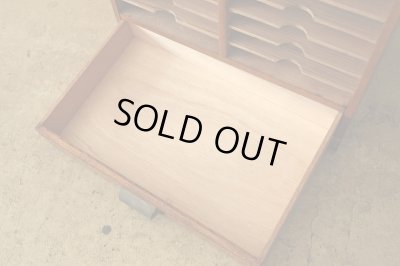 画像12: アンティーク 　木味良い 引き出し付きカルテケース 書類棚