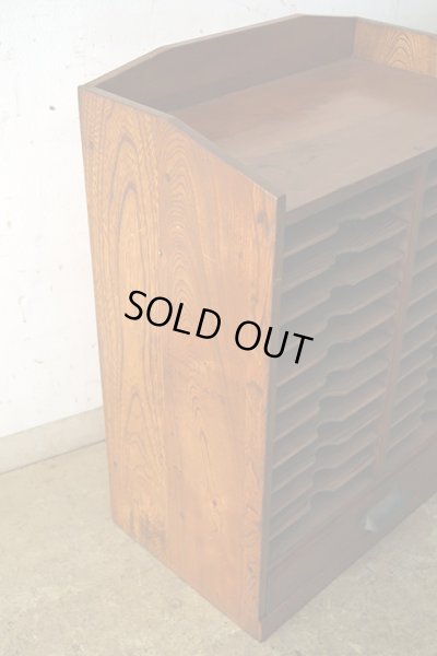 画像4: アンティーク 　木味良い 引き出し付きカルテケース 書類棚