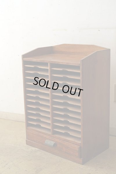 画像2: アンティーク 　木味良い 引き出し付きカルテケース 書類棚