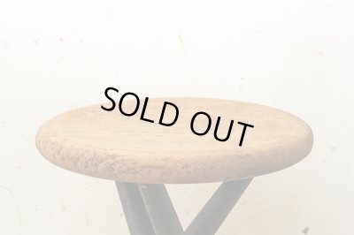 画像3: アンティーク ３本脚の木製スツール