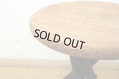 画像7: アンティーク ３本脚の木製スツール