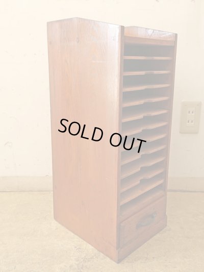 画像4: アンティーク 木味良い 引き出し付きカルテケース 書類棚 (3)