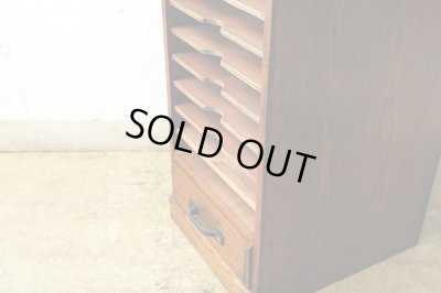 画像10: アンティーク 木味良い 引き出し付きカルテケース 書類棚 (3)