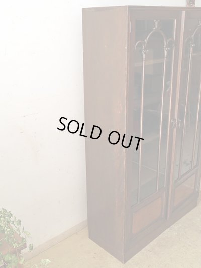 画像4: アンティーク 　桜材のガラス本箱 キャビネット