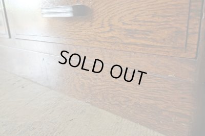 画像11: ビンテージ 昭和レトロなモールガラスの本箱 キャビネット