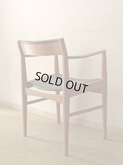 画像4: ヴィンテージ チーク材のアームチェア 北欧デザイン