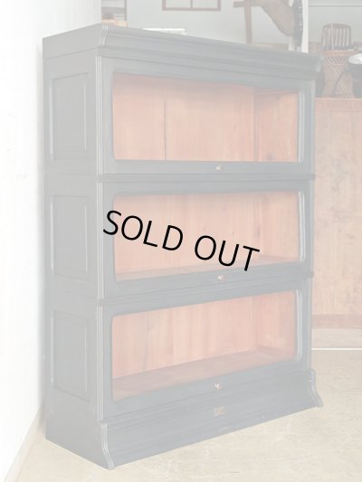 画像7: アンティーク 黒く塗られた スライド扉のガラス本箱