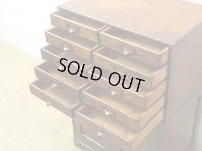 画像7: アンティーク 引き出し10杯 楢材の収納棚