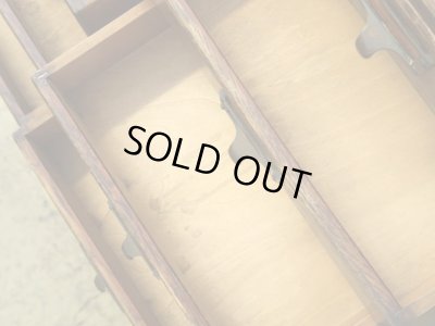 画像9: アンティーク 引き出し10杯 楢材の収納棚