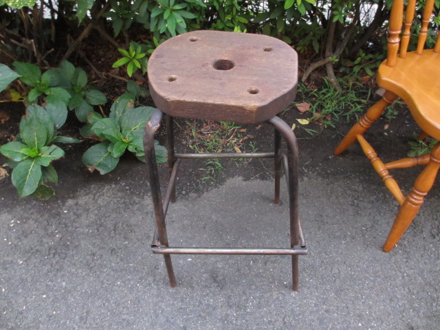 鉄脚のスツール アイアンレッグ インダストリアル ビンテージ椅子