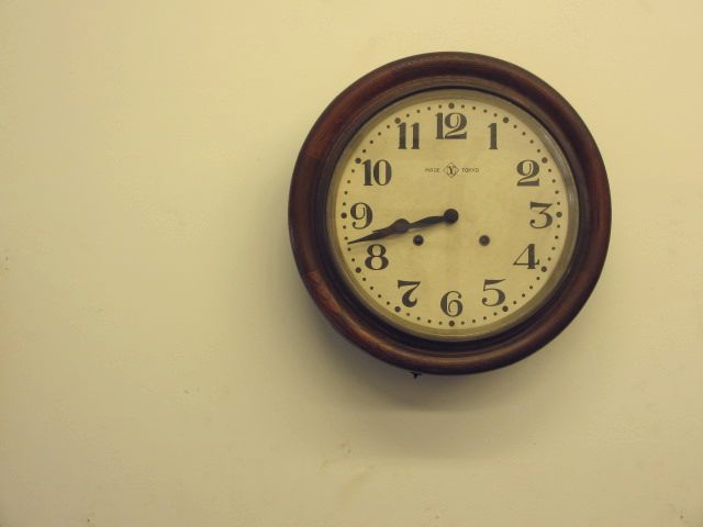 ジャンク 古い丸型壁掛け時計 振り子時計 アンティーク