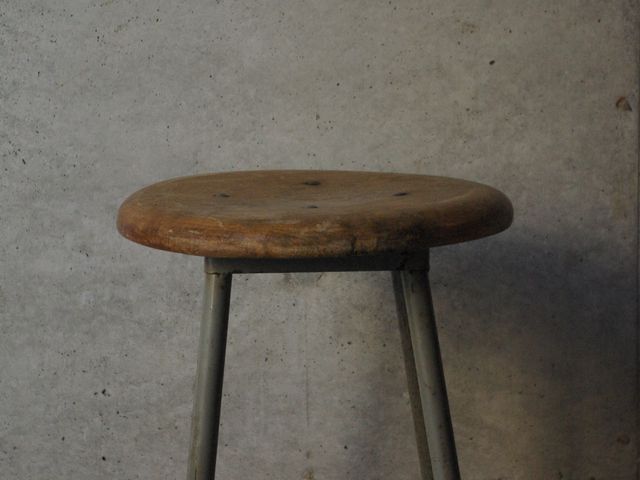 ヴィンテージ 古い鉄脚のスツール 丸椅子