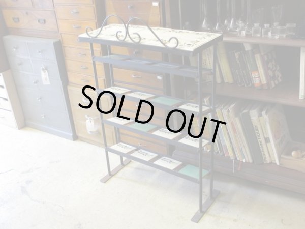 画像4: アイアンとタイルのシェルフ