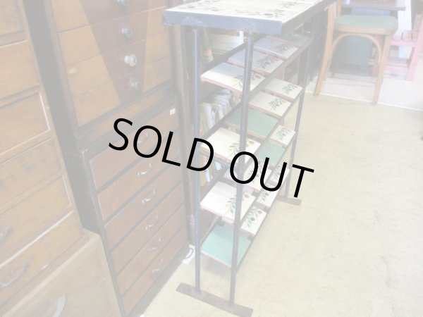 画像5: アイアンとタイルのシェルフ