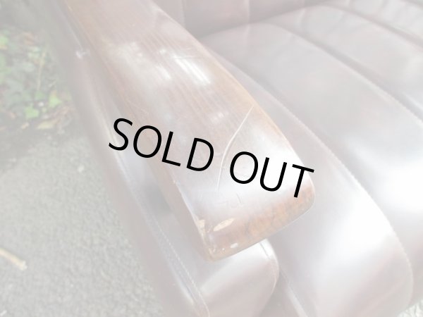 画像10: レトロな2.5人掛けソファ 茶